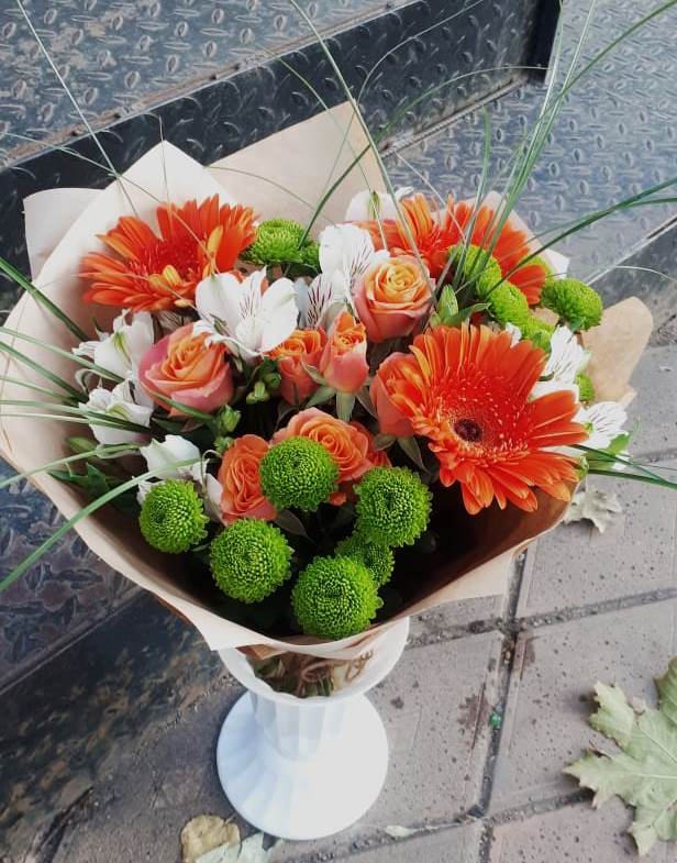 Букет цветов из: Герберы, Хризантемы, Альстромерии и Розы в Новоизобильном