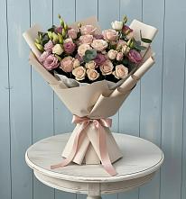 Букет цветов из:  Розы и Лизиантусы в Новоизобильном