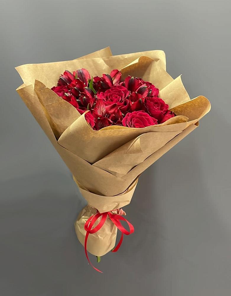 Букет цветов из: Альстромерии и Розы в Новоизобильном