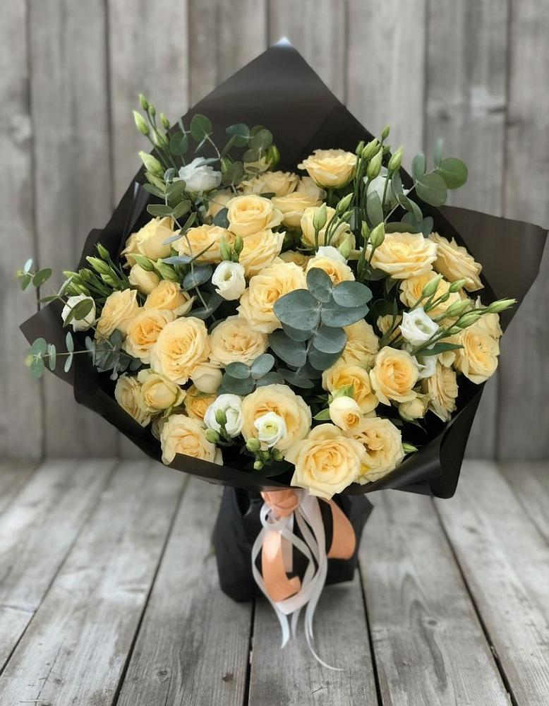 Букет цветов из: Розы и Лизиантусы в Новоизобильном