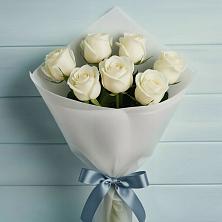 Букет 7 Белых роз Эдлесс Лав в Новоизобильном