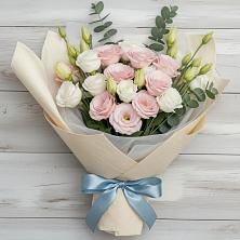 Букет цветов из:  Лизиантусы в Новоизобильном