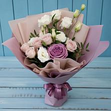 Букет цветов из:  Розы и Лизиантусы в Новоизобильном