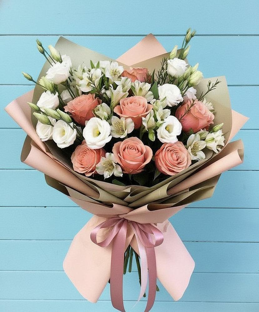 Букет цветов из: Розы, Альстромерии и Лизиантусы в Новоизобильном