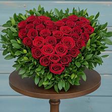 Цветочная композиция из Розы в виде сердца в Новоизобильном