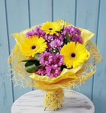 Букет цветов из:  Хризантемы и Герберы в Новоизобильном