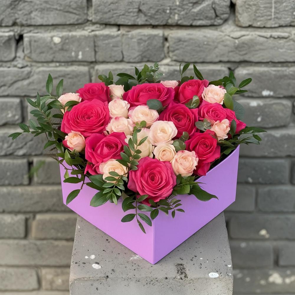 Цветочная композиция из Розы в коробке в Новоизобильном