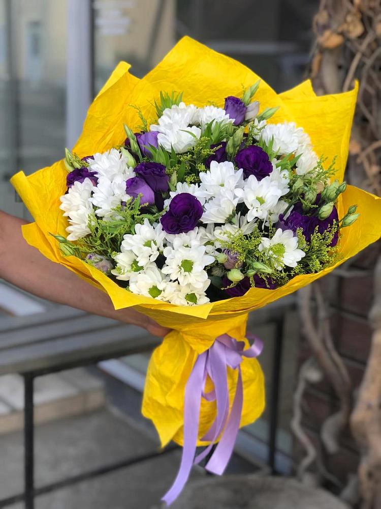 Букет цветов из: Ирисы, Хризантемы и Ромашки в Новоизобильном