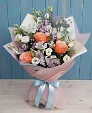 Букет цветов из:  Лизиантусы, Розы, Альстромерии и Гипсофила в Новоизобильном