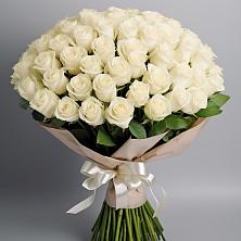 Букет 101 беля роза Белоснежка в Новоизобильном