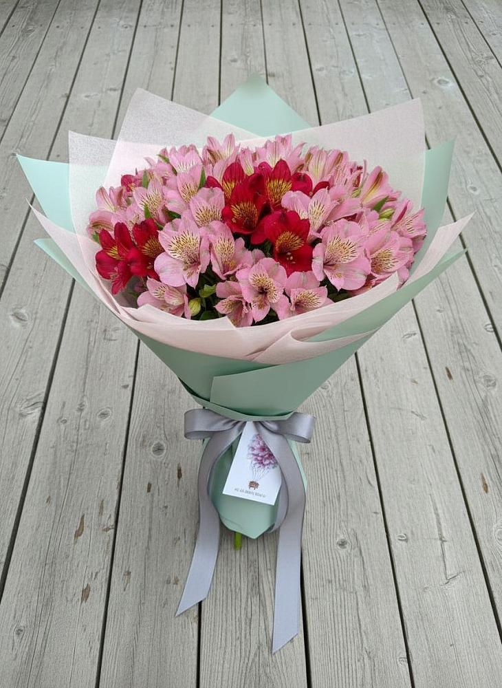 Букет цветов из: Альстромерии в Новоизобильном