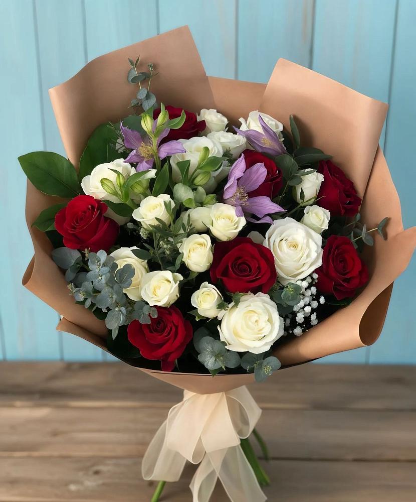 Букет цветов из: Розы и Альстромерии в Новоизобильном