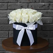 Цветочная композиция из Розы в шляпной коробке в Новоизобильном